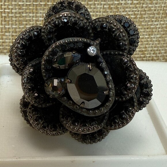 Sorrelli Full Bloom Crystal Flower Ring With Black & Swarovski Crystals Size 6 - Picture 10 of 16